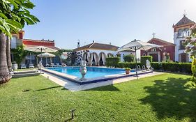 Sunny Villa Near Los Palacios Y Villafranca With Private Pool